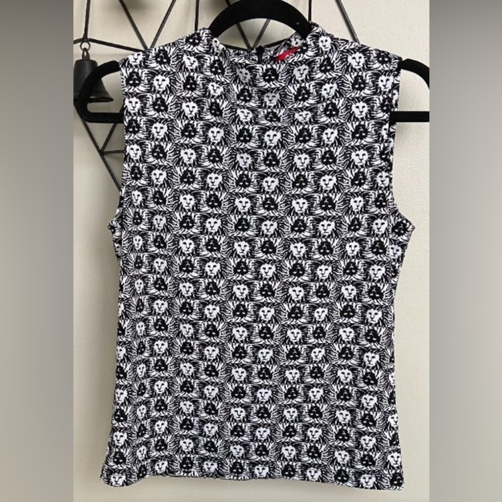 Anne Klein Sleeveless Knit Zip Back Lion Logo